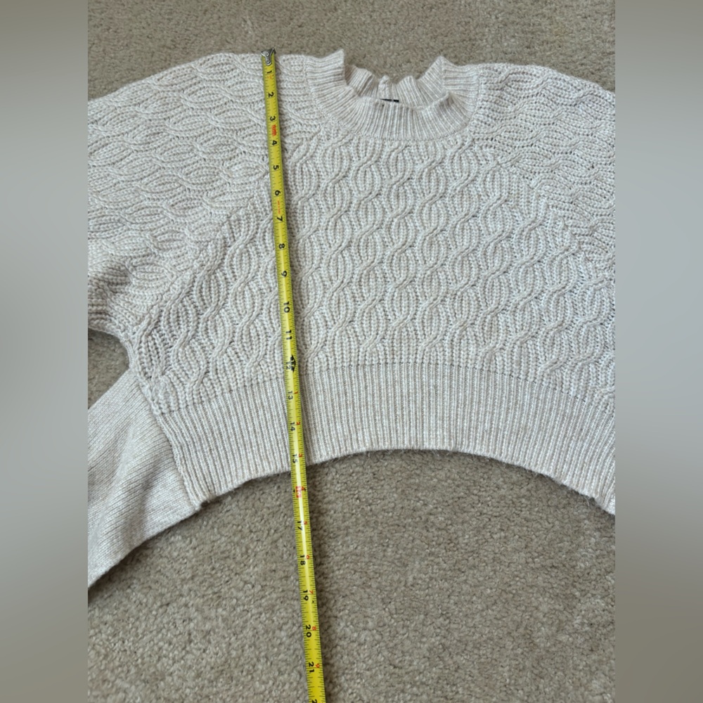 Forever 21 Cropped Oatmeal Sweater Top with Back Cutout Women’s Size Small - Picture 5 of 12